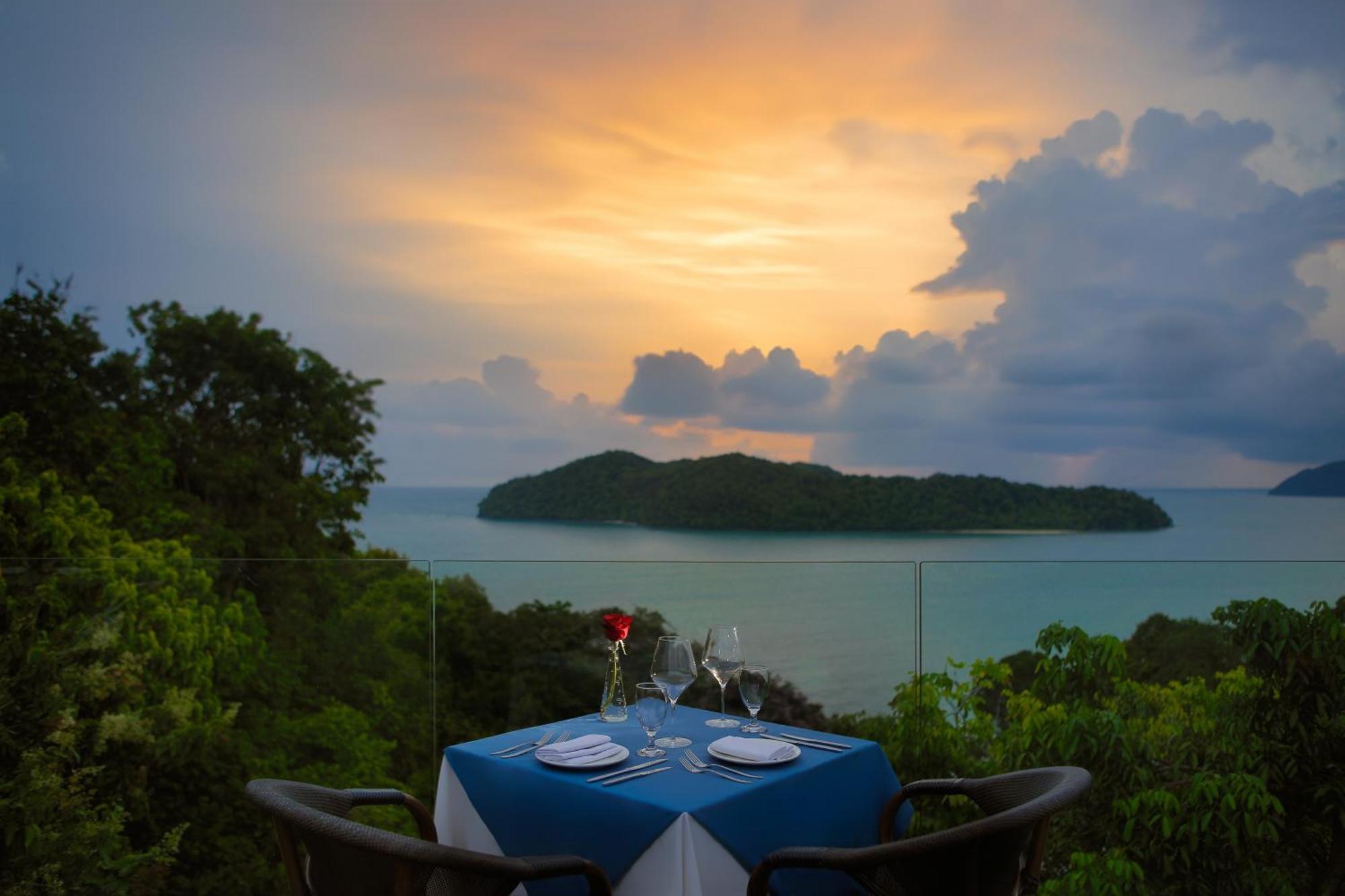 Ambong Pool Villas - Private Pool Pantai Cenang  Buitenkant foto