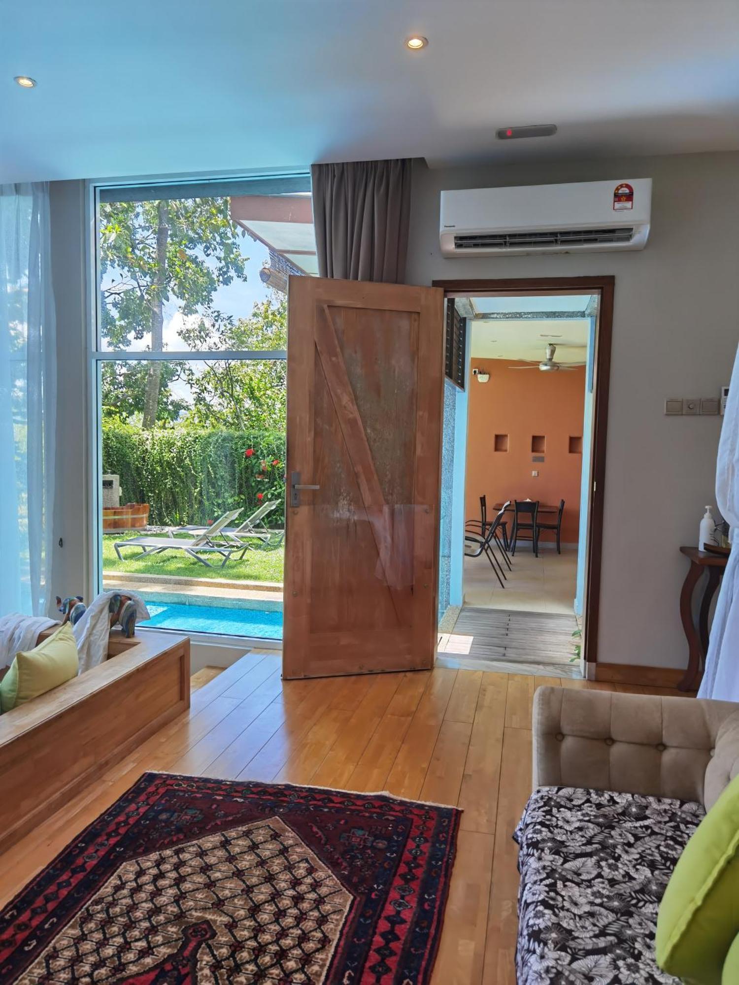 Ambong Pool Villas - Private Pool Pantai Cenang  Buitenkant foto